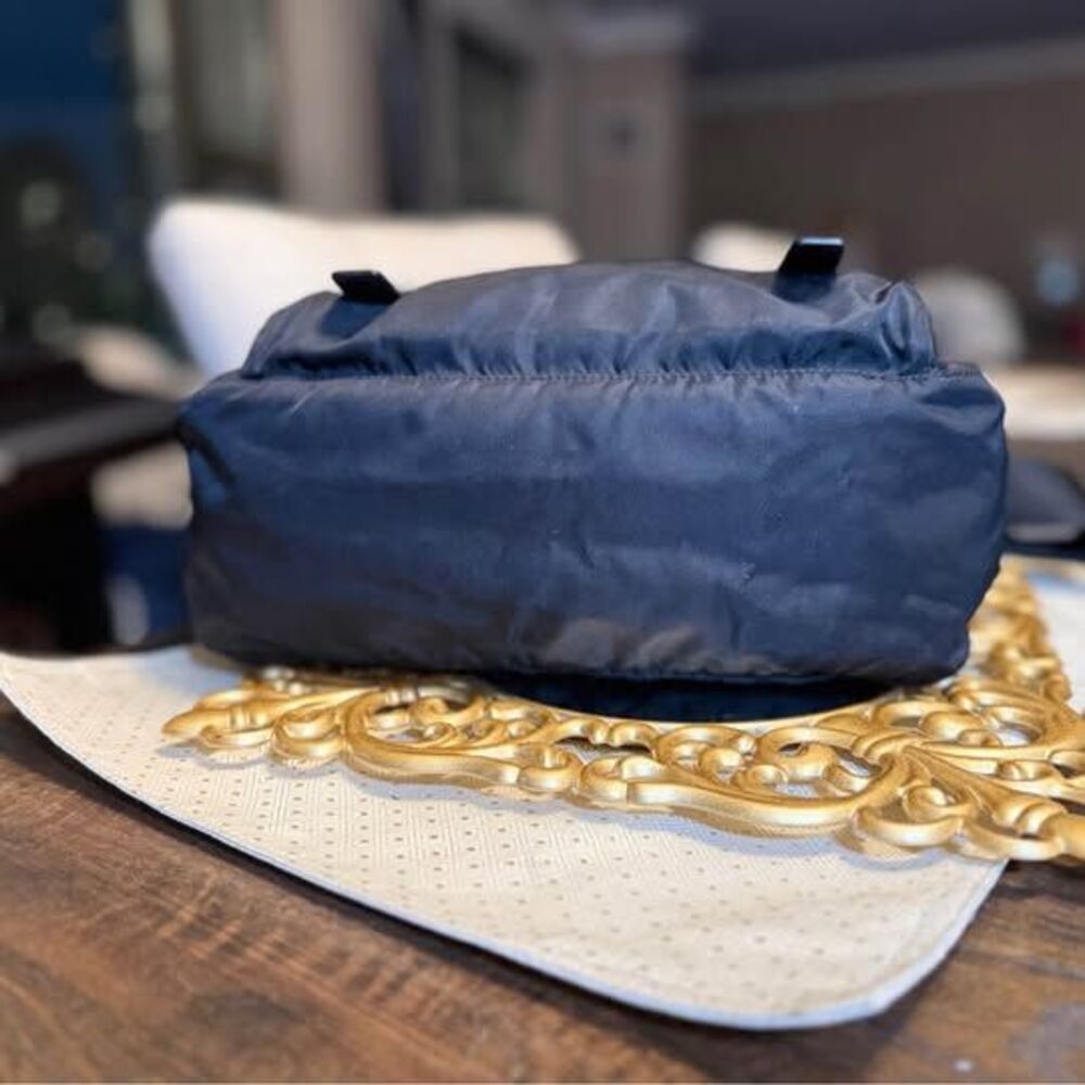 Classic Prada black nylon crossbody Unisex messenger bag 🖤 - Picture 4 of 9